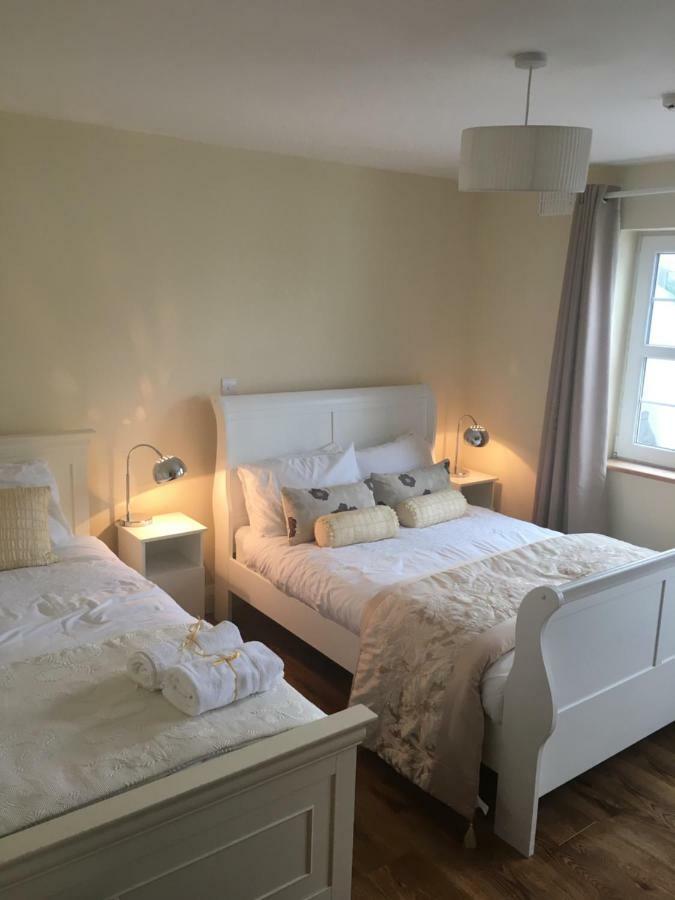 Drumhouse Guesthouse Knock  Dış mekan fotoğraf